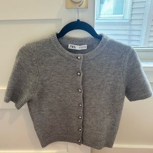 Zara gray sweater with gray buttons
